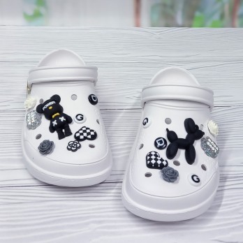 Женские белые кроксы для девушки, украшение - джибитсы