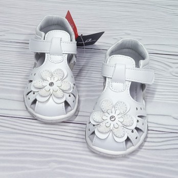 Белые босоножки для девочки, застёжки на липучках