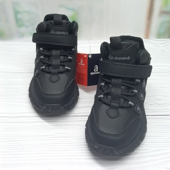 чёрные ботинки для мальчика, подкладка флис, застёжки на липучках