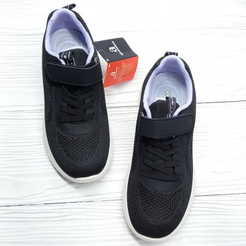 Текстильные кроссовки для девочки.