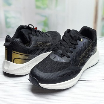 Чёрные кроссовки для мальчика, текстильные.