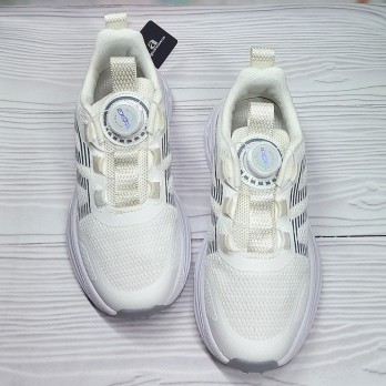 Детские кроссовки на девочку, система быстрой шнуровки, белые.