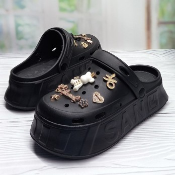 Чёрные женские кроксы на высокой платформе