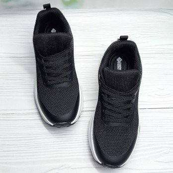 Женские лёгкие кроссовки, текстильные, чёрные.